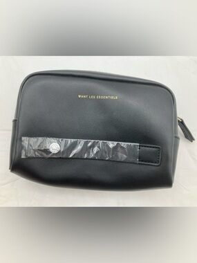 🖤NWT WANT Les Essentiels Black Leather Travel Dopp Kit with Gold Logo